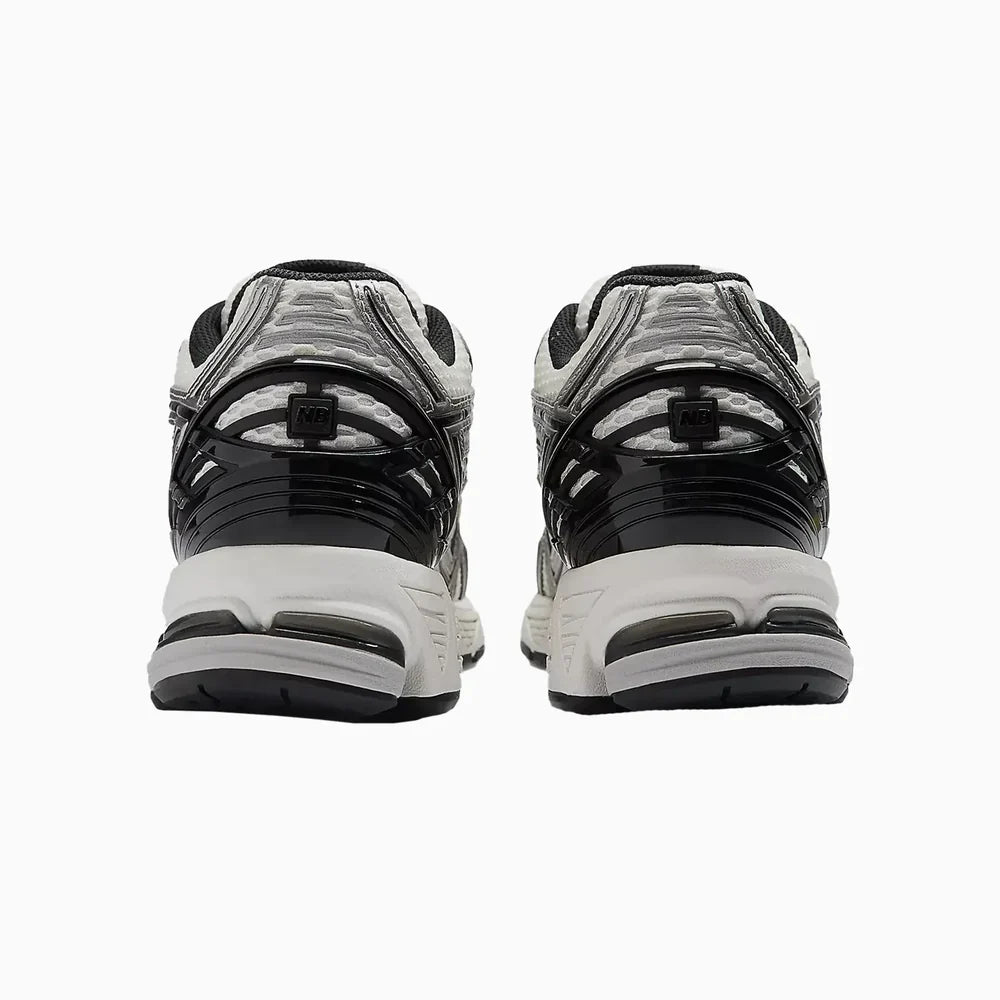 New Balance 1906R "Silver Metallic Black"