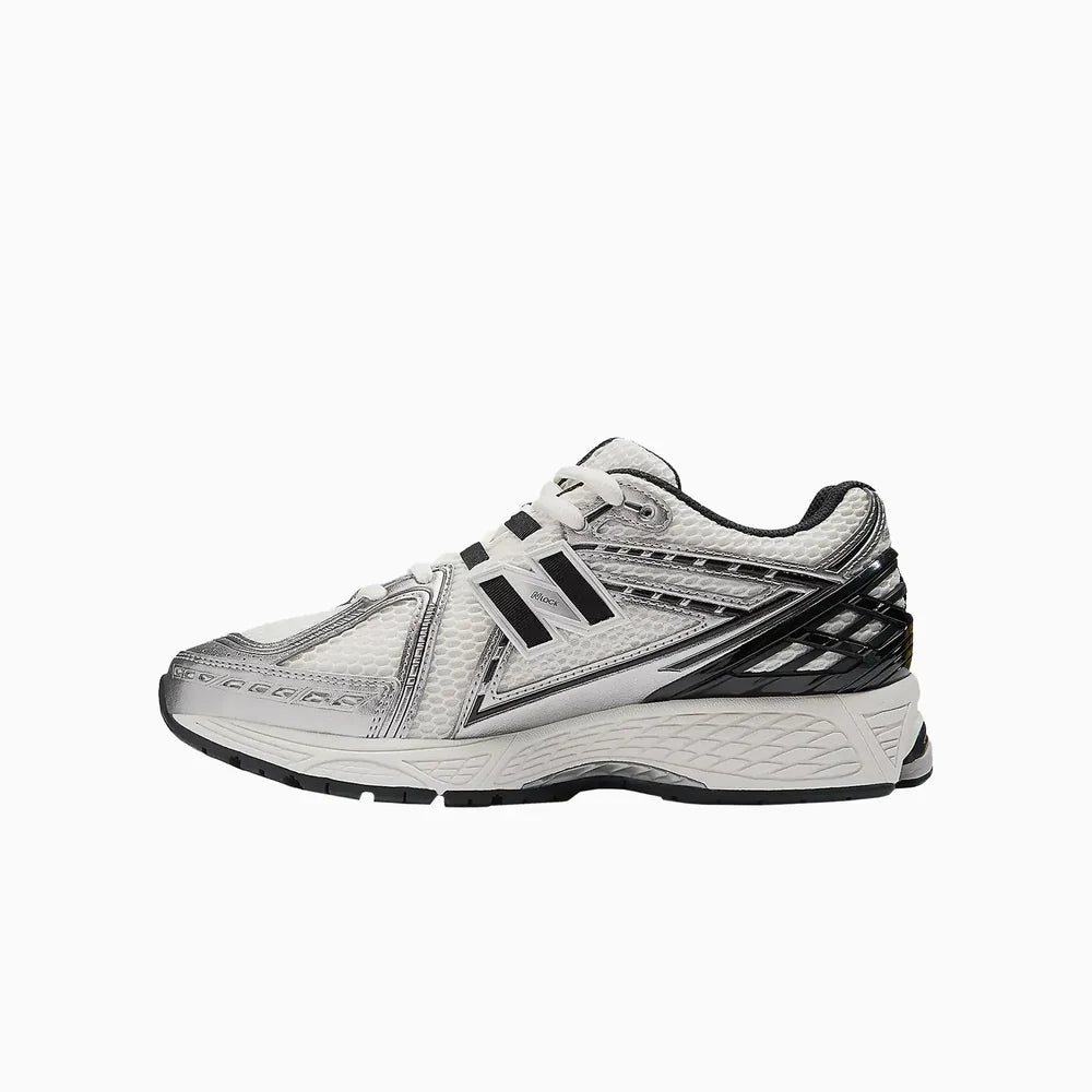 New Balance 1906R "Silver Metallic Black"
